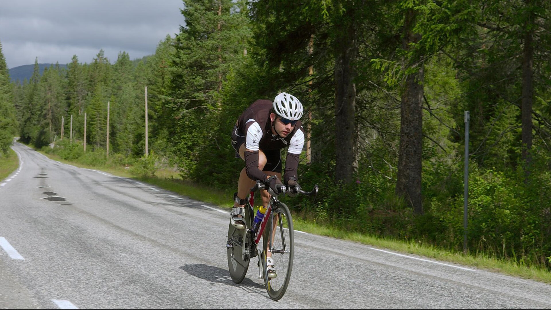 外援政策频繁调整引发不确定性，外援规划政策